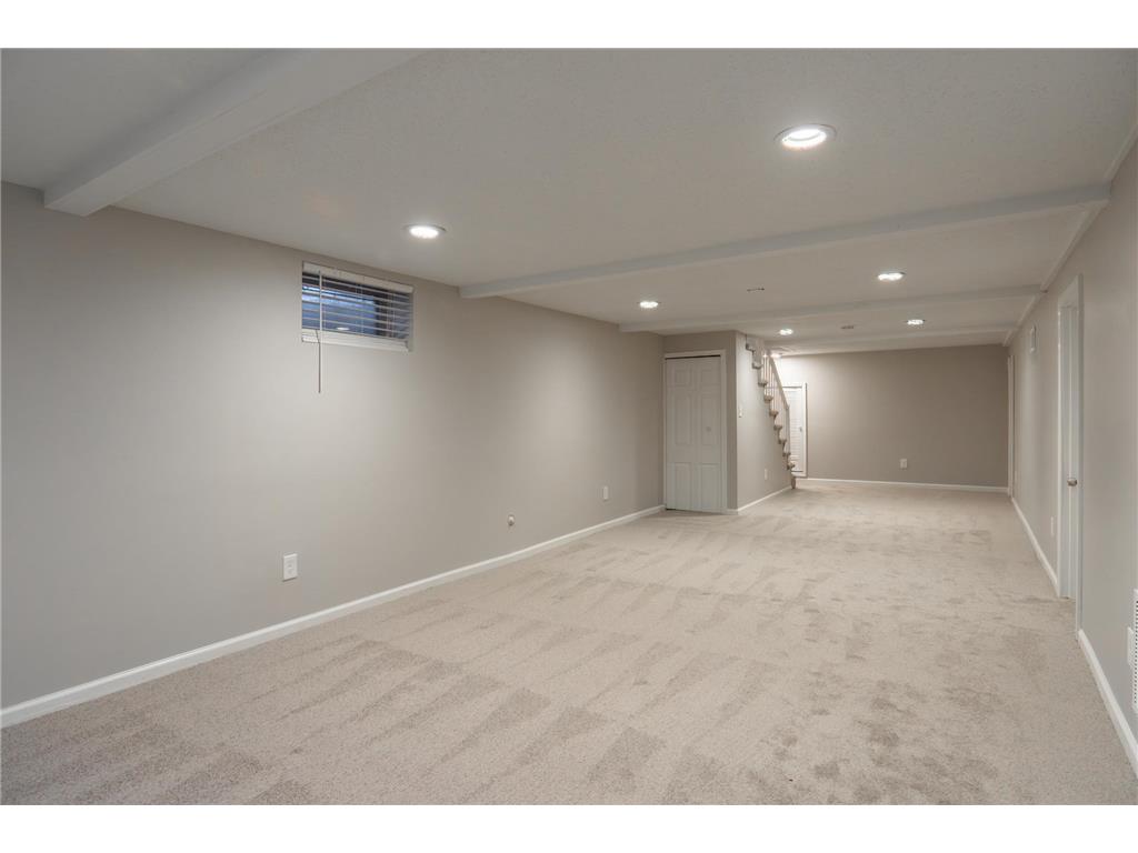 6418 Knoll Street N Golden Valley MN 55427 7018469 image18