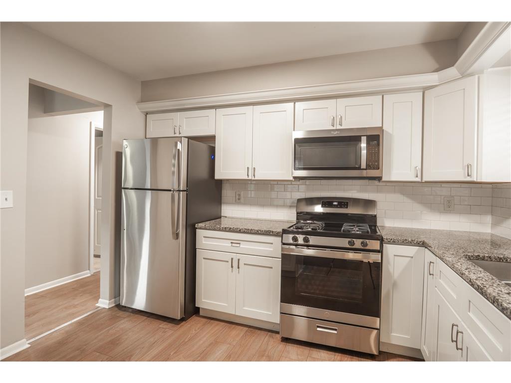 6418 Knoll Street N Golden Valley MN 55427 7018469 image4