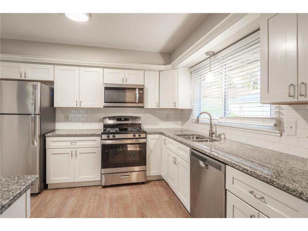 6418 Knoll Street N Golden Valley MN 55427 7018469 image5