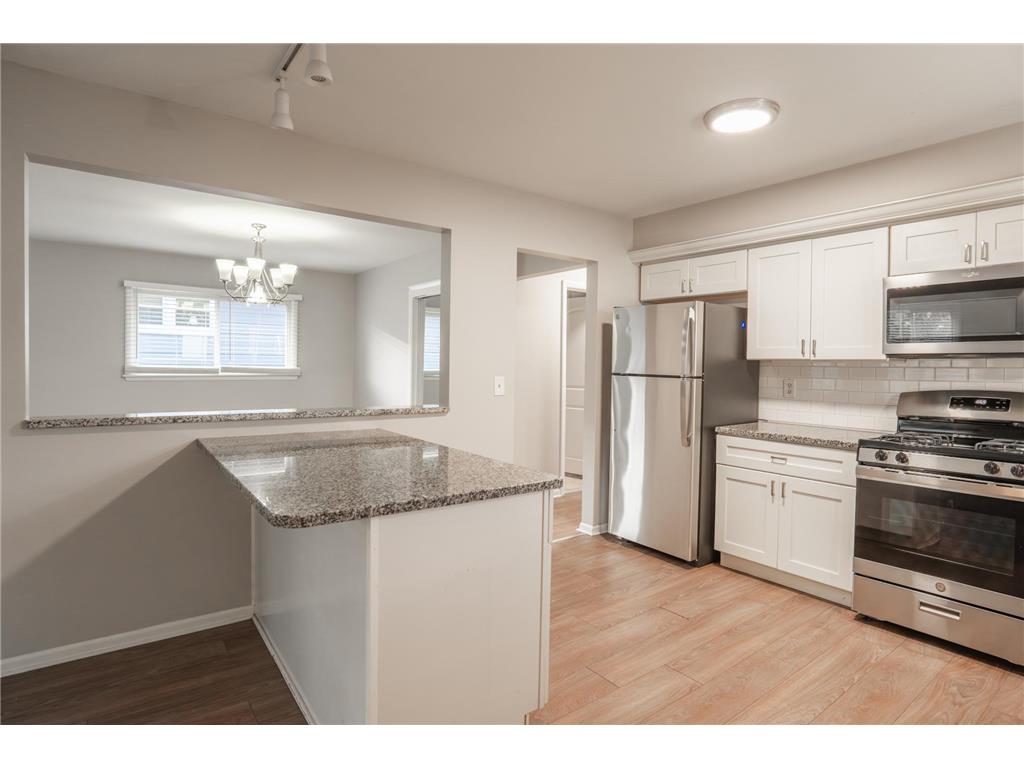 6418 Knoll Street N Golden Valley MN 55427 7093143 image1