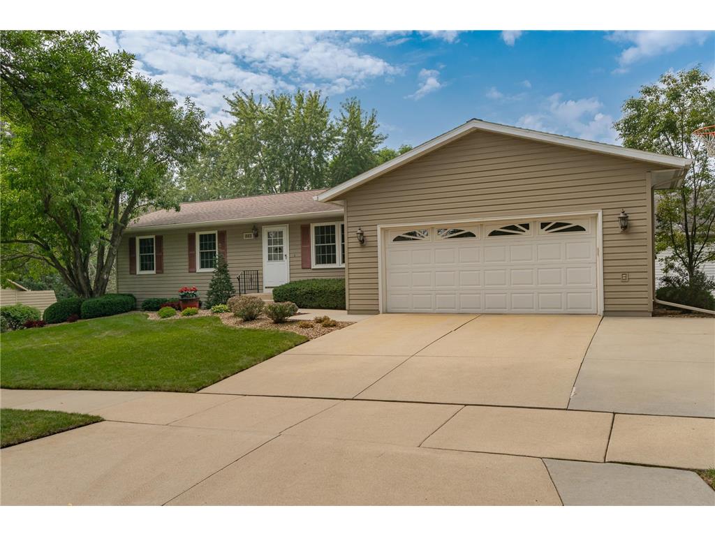 642 Chalet Drive NW Rochester MN 55901 7058791 image1