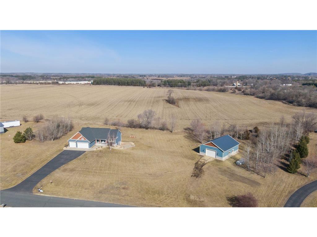 642 Roberts Lane, Hudson, WI, 54016 MLS 6492172 Edina Realty