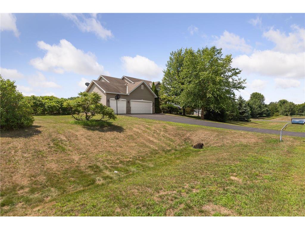 6423 261st Street Wyoming MN 55092 6406581 image1