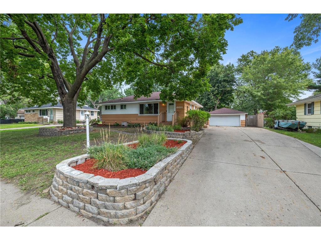 6424 Unity Avenue N Brooklyn Center MN 55429 6414737 image1