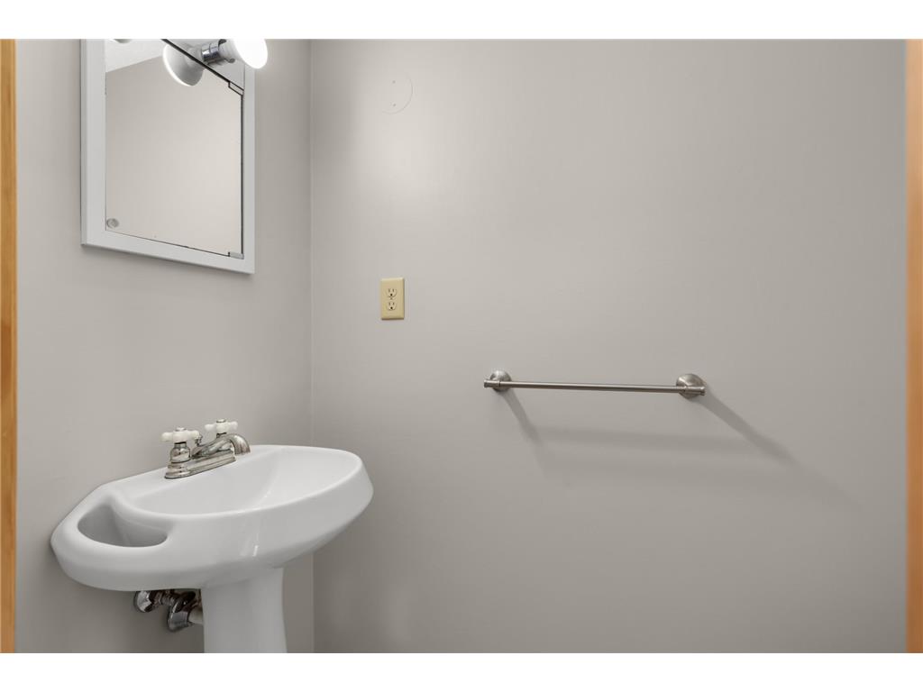 6425 Barrie Road Edina MN 55435 7024945 image14