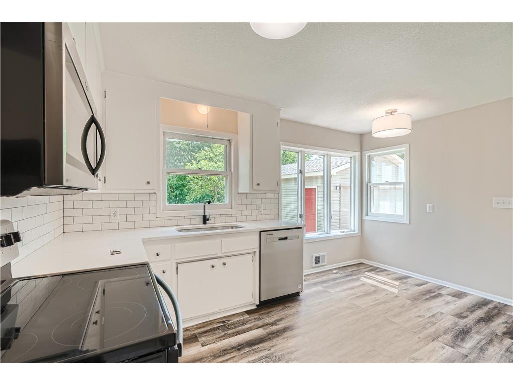 6425 Van Buren Street NE Fridley MN 55432 6428334 image1