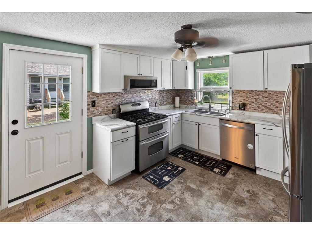 6429 Maple Street North Branch MN 55056 7084018 image18