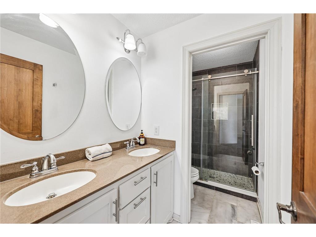 643 Parkside Court Eagan MN 55123 7058541 image22