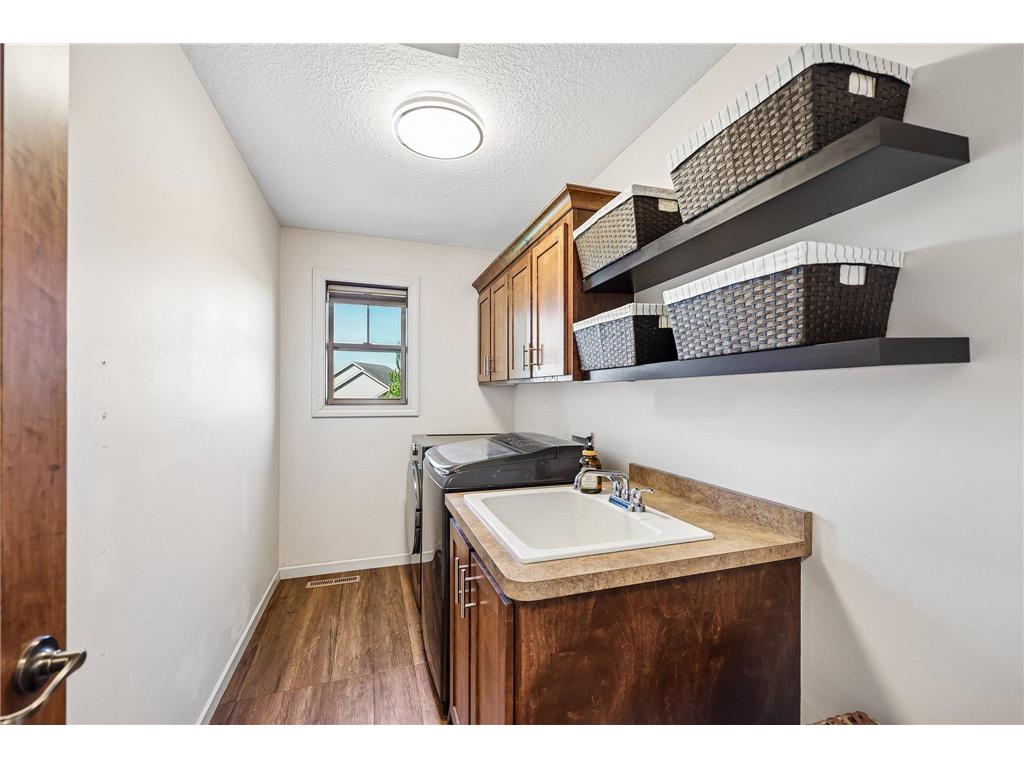 643 Parkside Court Eagan MN 55123 7058541 image28