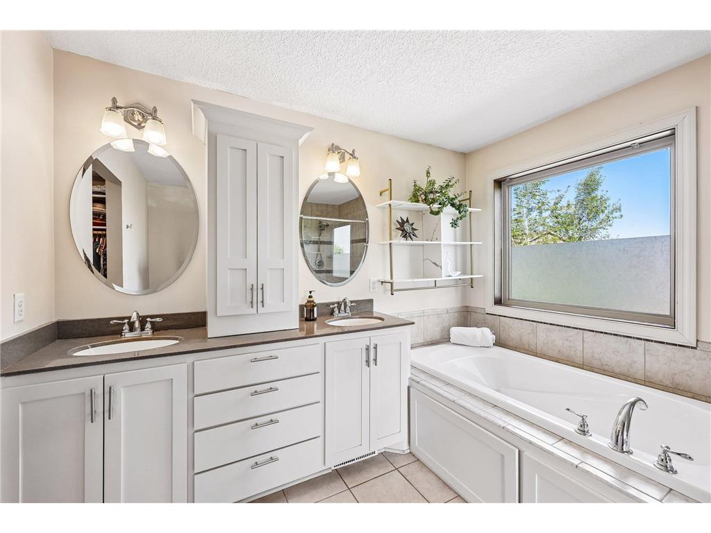 643 Parkside Court Eagan MN 55123 7058541 image32