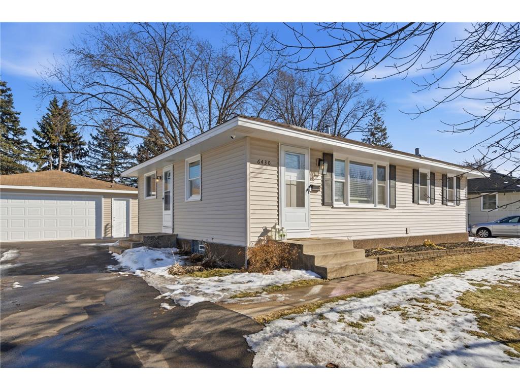 6430 Perry Avenue N Brooklyn Center MN 55429 7016015 image1