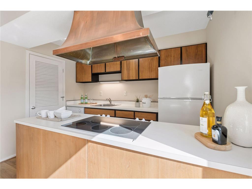 6433 Barrie Road Edina MN 55435 7082993 image12
