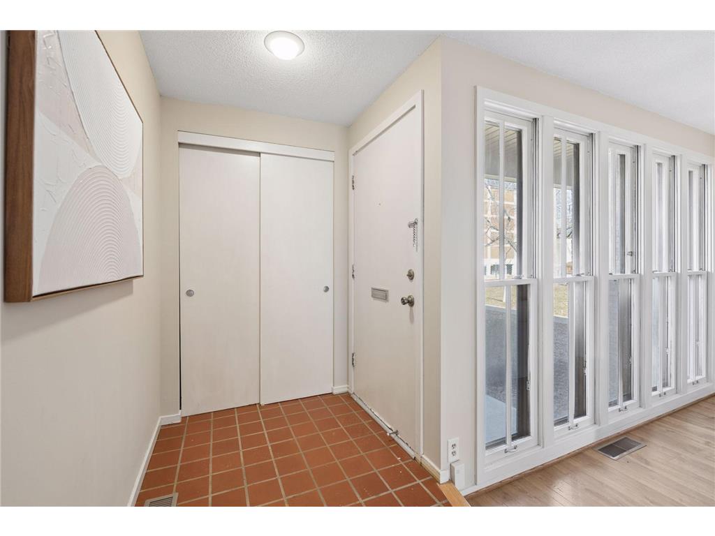 6433 Barrie Road Edina MN 55435 7082993 image28