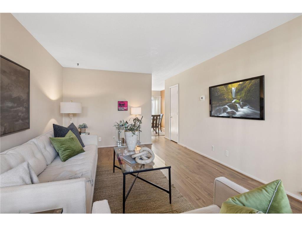 6433 Barrie Road Edina MN 55435 7082993 image6
