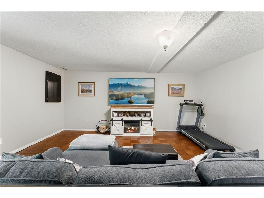 6435 Vernon Avenue S Edina MN 55436 7102242 image21