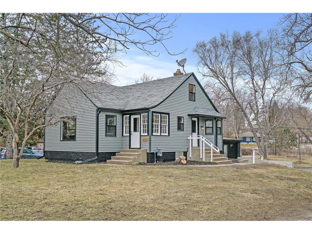 6436 Phoenix Street Golden Valley MN 55427 - Bassett Creek 6498354 image1