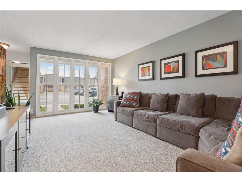 6445 Barrie Road Edina MN 55435 6629696 image1