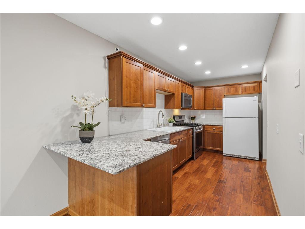 645 Portland Place Burnsville MN 55337 7079359 image1