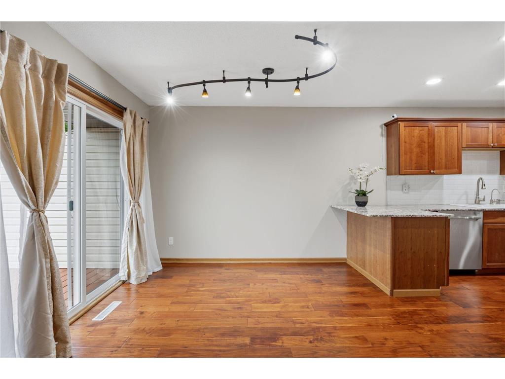 645 Portland Place Burnsville MN 55337 7079359 image9