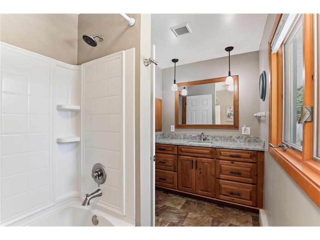 645 Warner Avenue S Mahtomedi MN 55115 7068801 image27