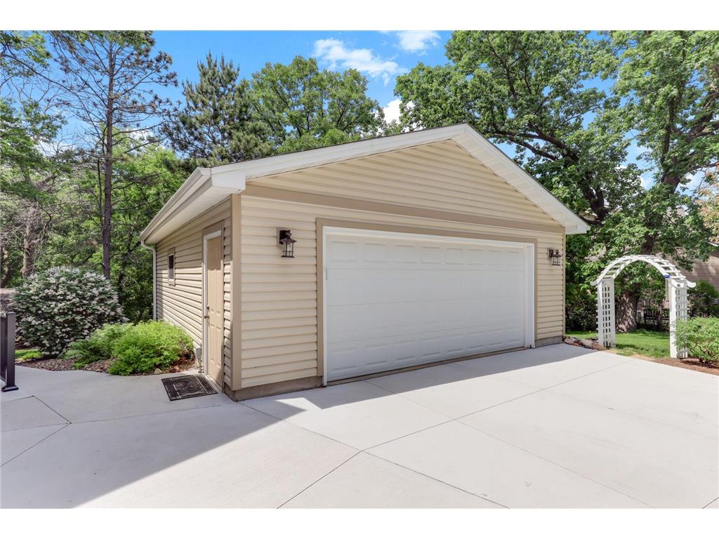 645 Warner Avenue S Mahtomedi MN 55115 7068801 image48