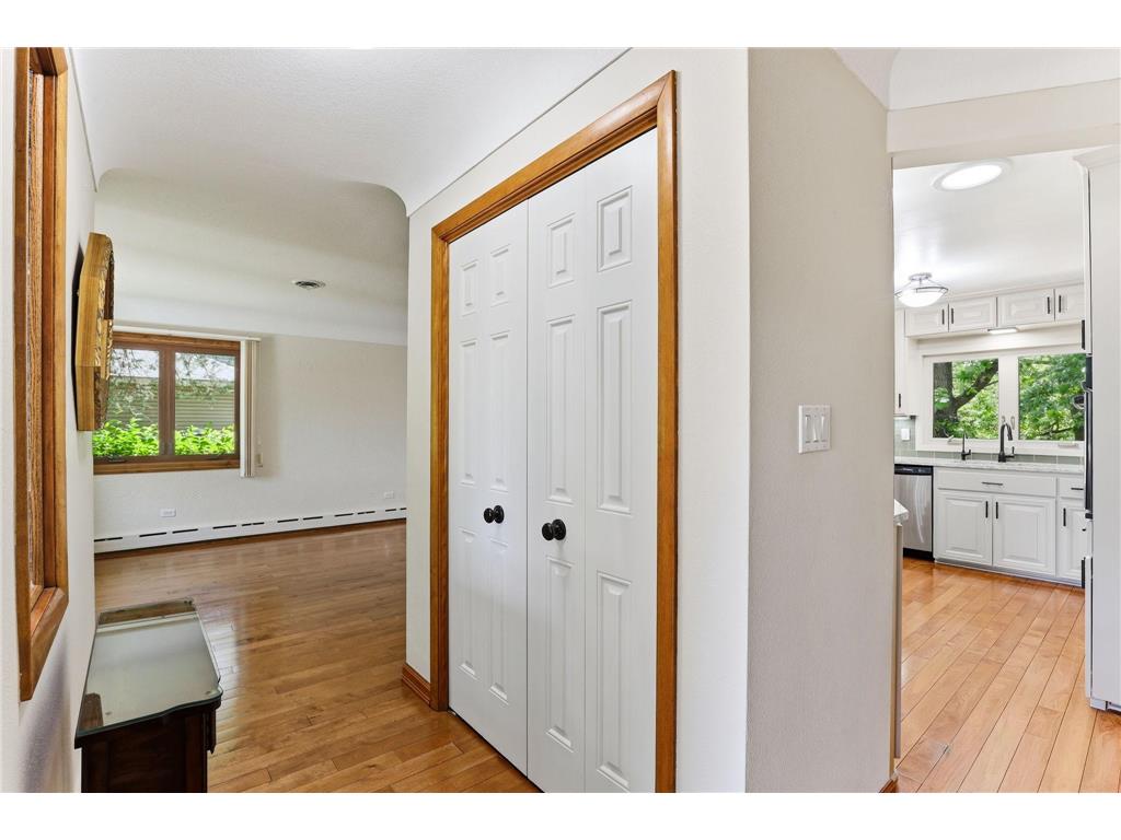 645 Warner Avenue S Mahtomedi MN 55115 7068801 image8