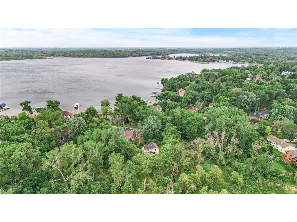 6450 Minnewashta Parkway Chanhassen MN 55331 - Minnewashta 6734247 image1