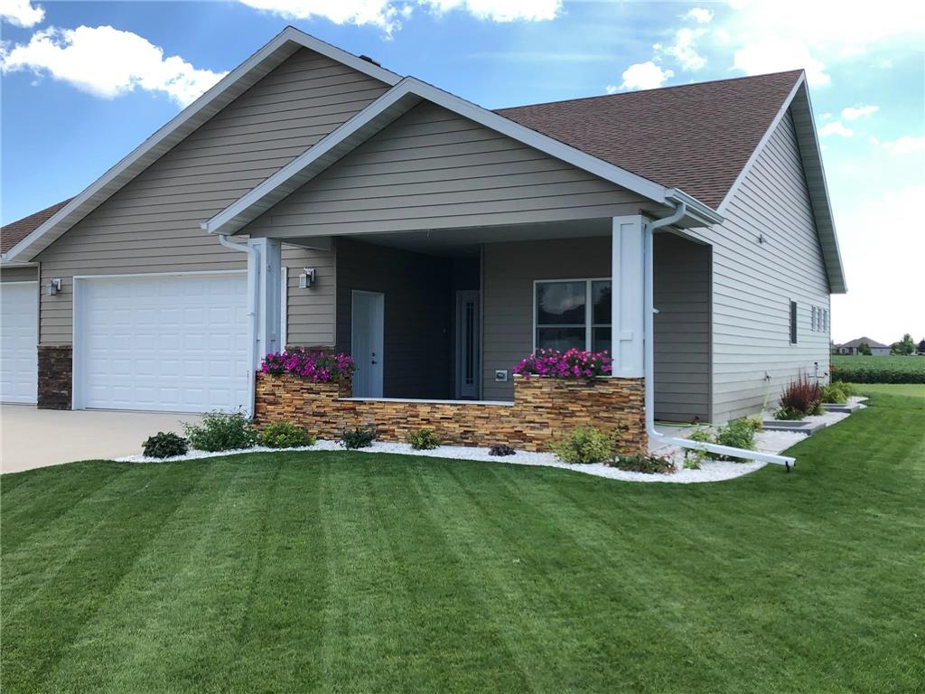 647 43 1/2 Avenue S Moorhead MN 56560 7079852 image1