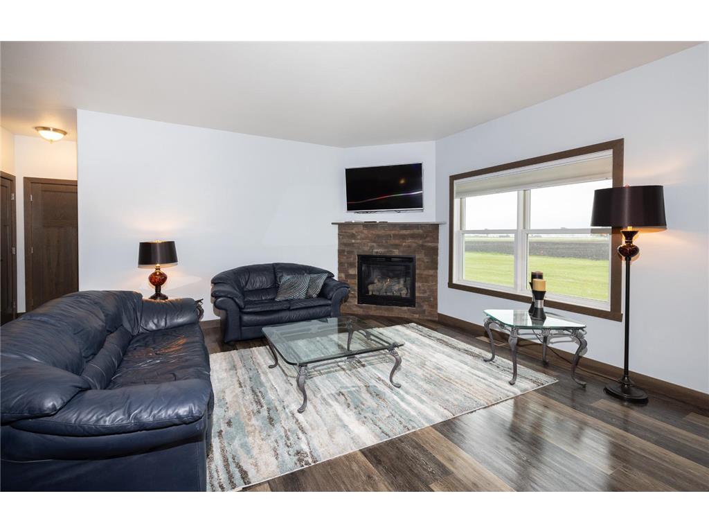 647 43 1/2 Avenue S Moorhead MN 56560 7079852 image10