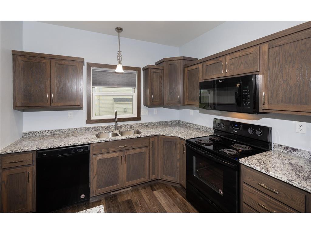 647 43 1/2 Avenue S Moorhead MN 56560 7079852 image17