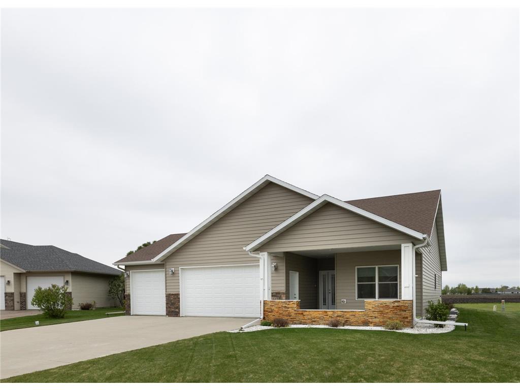 647 43 1/2 Avenue S Moorhead MN 56560 7079852 image2