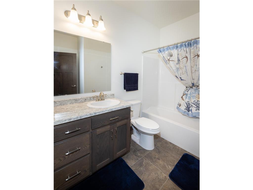 647 43 1/2 Avenue S Moorhead MN 56560 7079852 image20