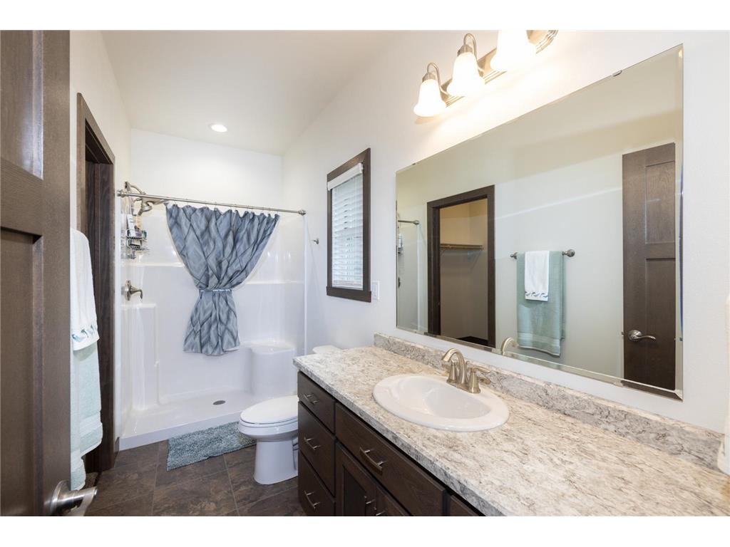 647 43 1/2 Avenue S Moorhead MN 56560 7079852 image24