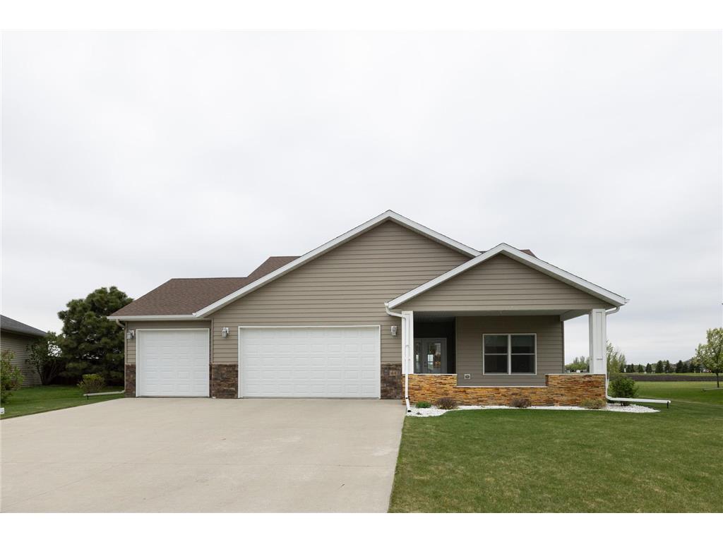 647 43 1/2 Avenue S Moorhead MN 56560 7079852 image3