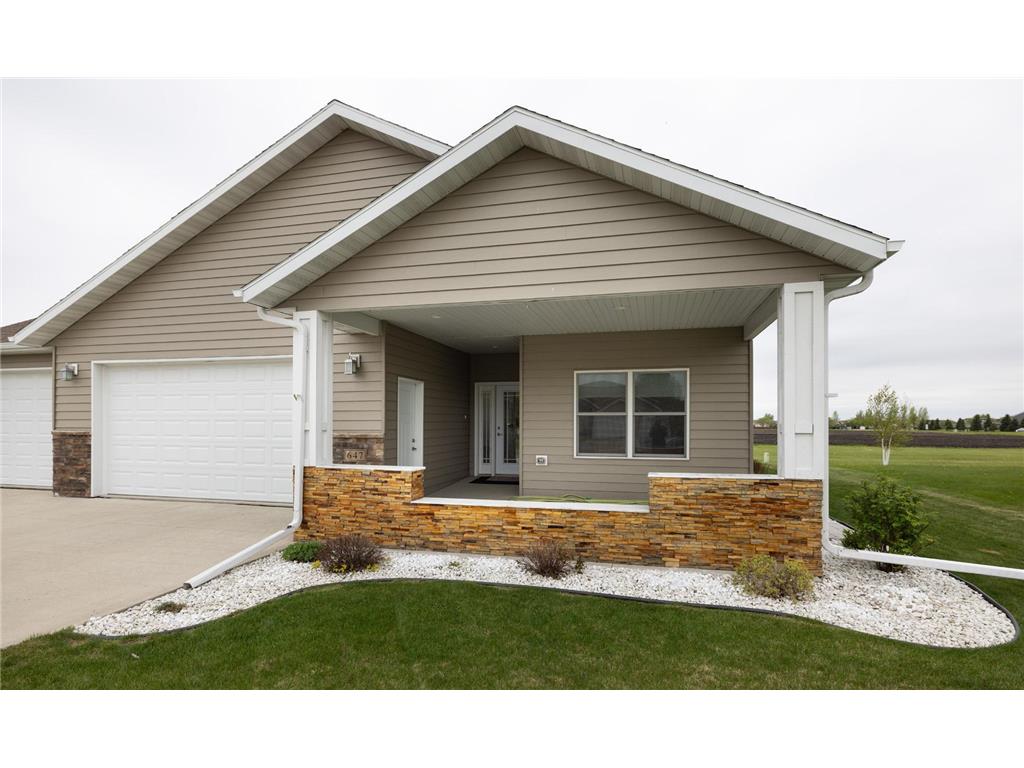 647 43 1/2 Avenue S Moorhead MN 56560 7079852 image4