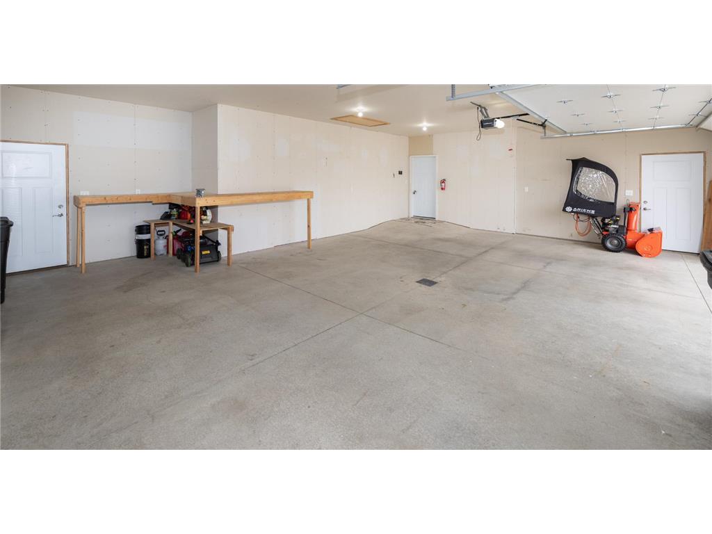 647 43 1/2 Avenue S Moorhead MN 56560 7079852 image45