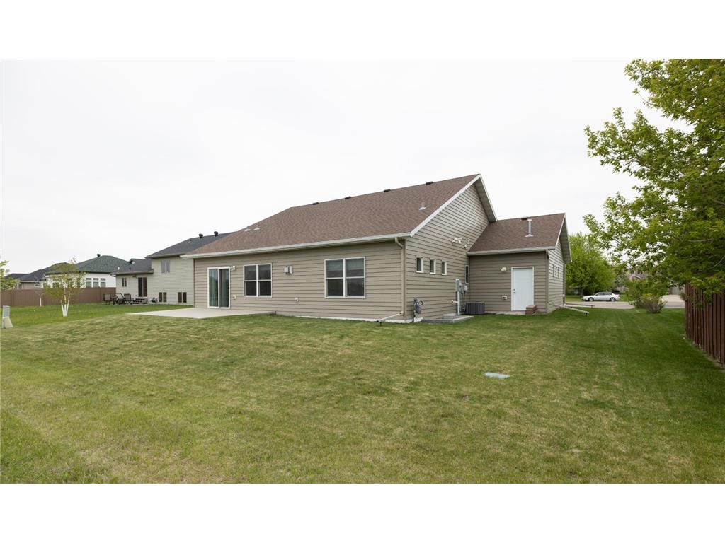 647 43 1/2 Avenue S Moorhead MN 56560 7079852 image47