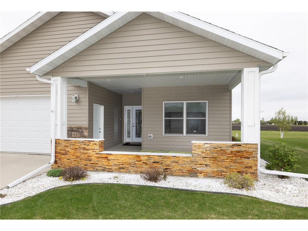 647 43 1/2 Avenue S Moorhead MN 56560 7079852 image5