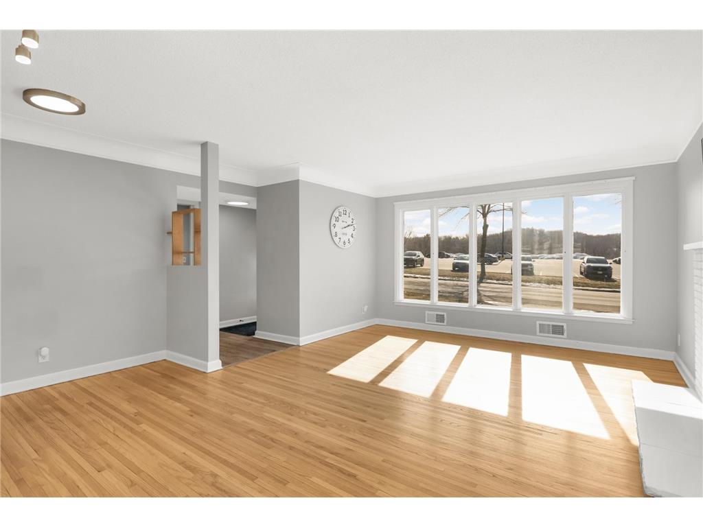 647 Mill Street Excelsior MN 55331 7024107 image3