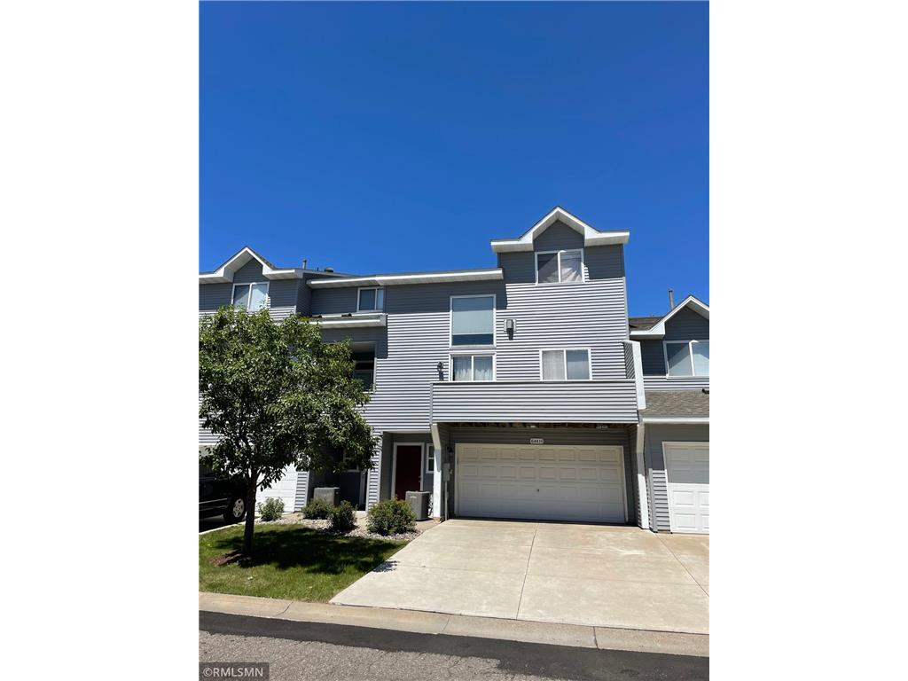 649 Kingfisher Lane D, Woodbury, MN 55125 MLS 6246319 Edina Realty