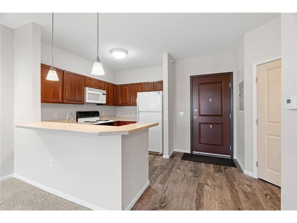 649 Old Highway 8 NW #227 New Brighton MN 55112 7040770 image9