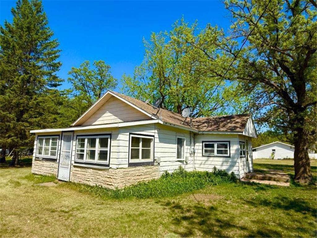 65 6th Avenue S Motley MN 56466 6722511 image1