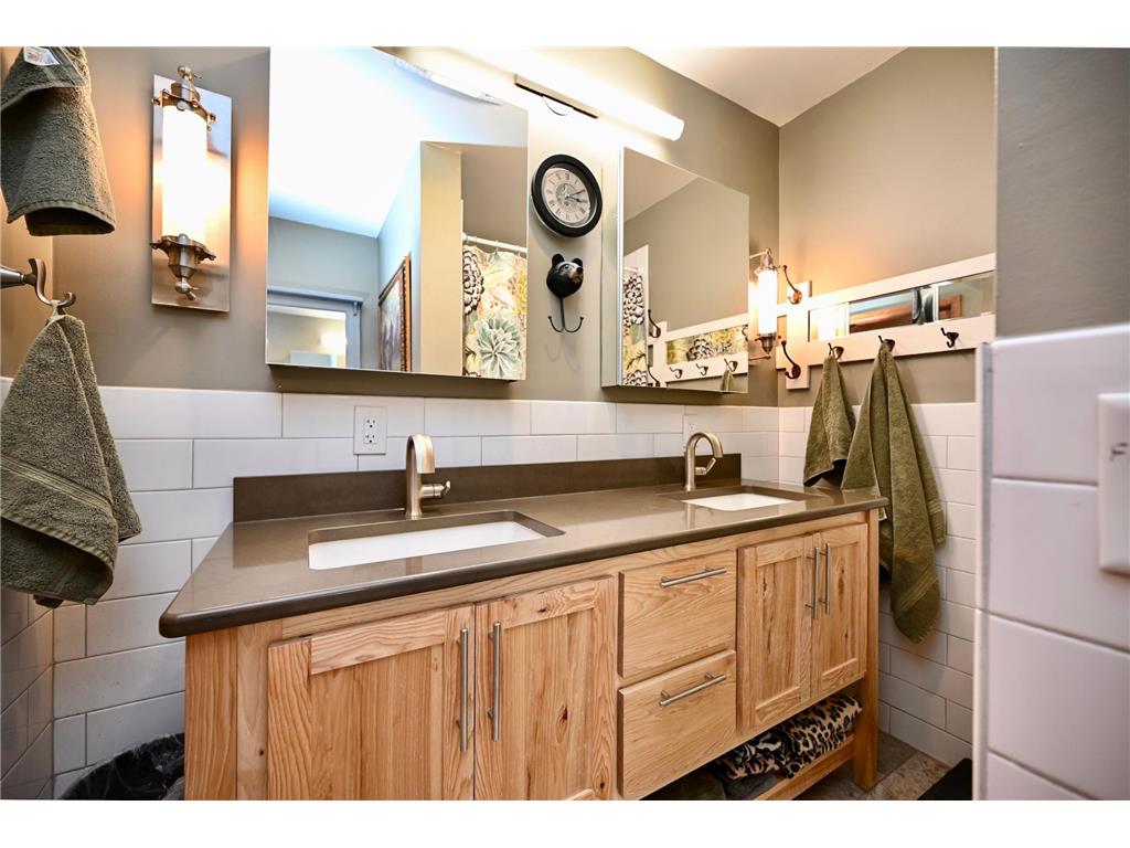 65 E Broadway Street Winona MN 55987 7091640 image16