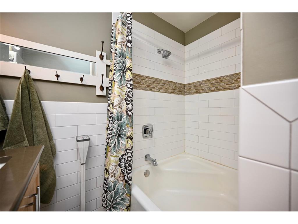 65 E Broadway Street Winona MN 55987 7091640 image17