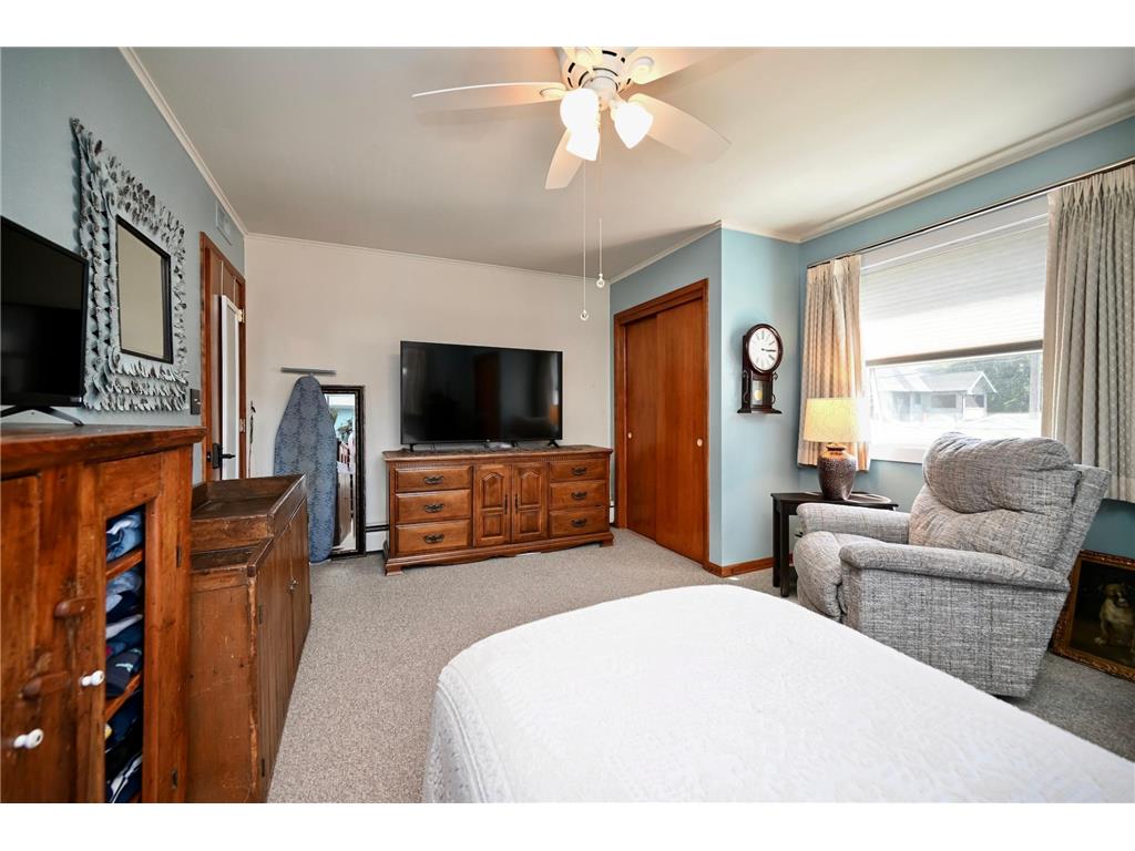 65 E Broadway Street Winona MN 55987 7091640 image21