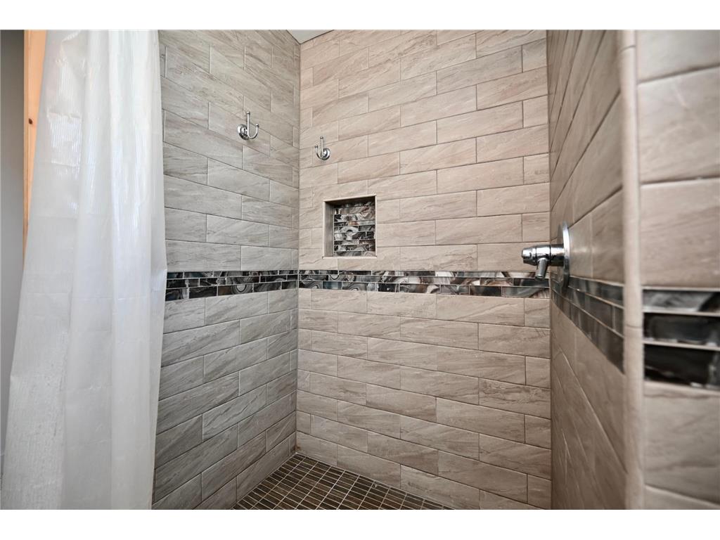 65 E Broadway Street Winona MN 55987 7091640 image27