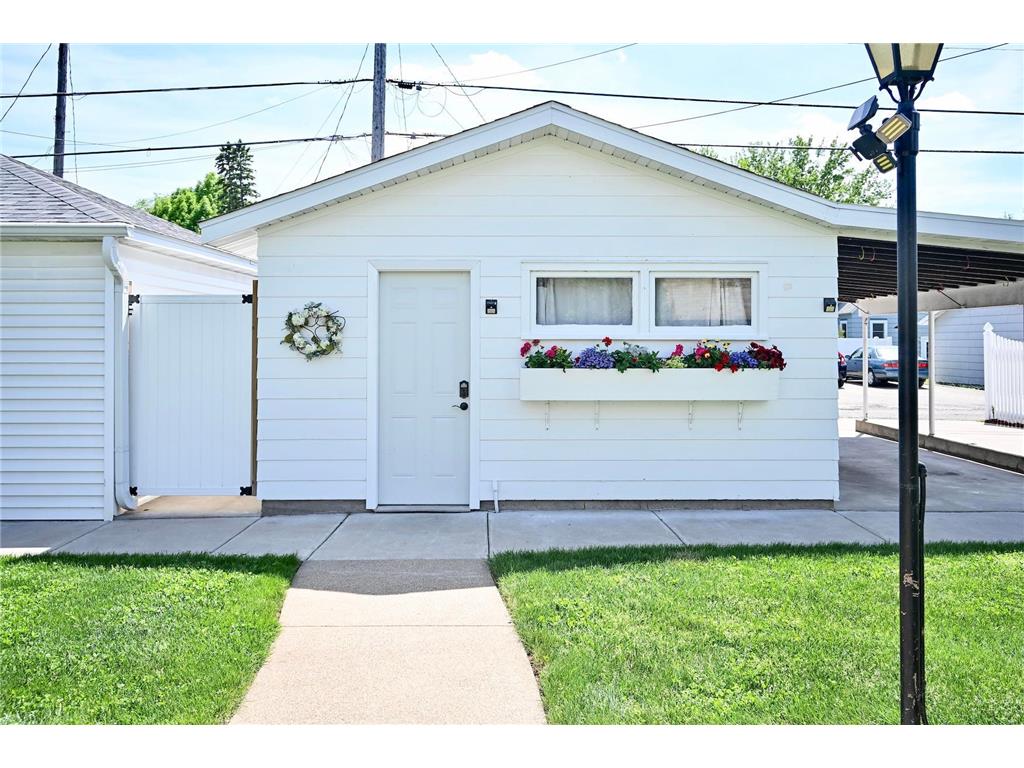 65 E Broadway Street Winona MN 55987 7091640 image29