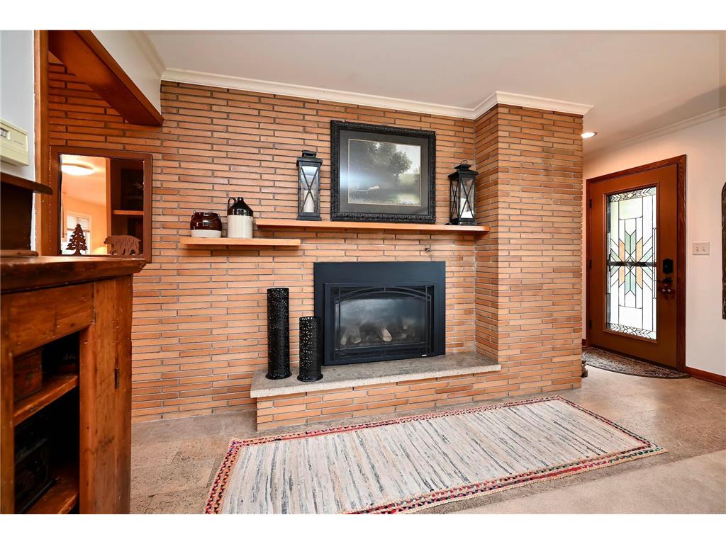 65 E Broadway Street Winona MN 55987 7091640 image3