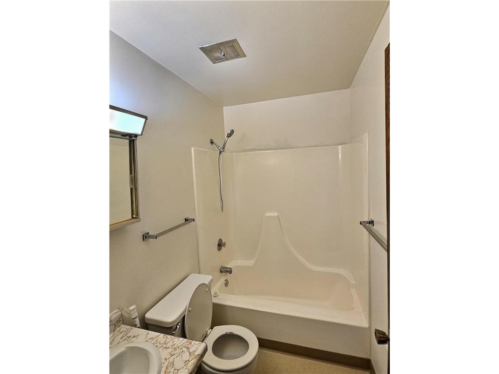 650 Summit Drive #6 Fairmont MN 56031 7059475 image6