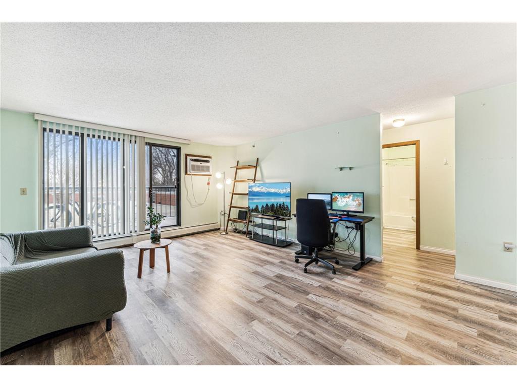 6500 Woodlake Drive #105 Richfield MN 55423 6761363 image3